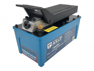 Насос пневмогидравлический 1.6л с шлангом AE&T T08009P